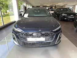 Bleu firmament métallisé Utilisé 2025 Audi A5 Design Coupé | 73 900 €