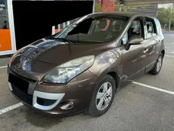 Brun Utilisé 2011 Renault Scénic III Dynamique Monospace | 9 990 € (Prix juste)