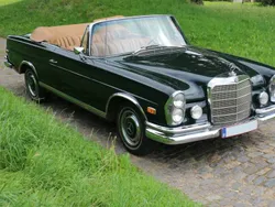Noir Utilisé 1966 Mercedes 250 SE Cabriolet | 49 200 €