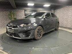 Gris Utilisé 2023 Kia Ceed GT GT-Line Berline | 23 490 € (Prix juste)