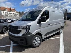 Gris Nouvelle 2025 Renault Master Van | 37 490 € (Prix juste)