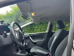 Gris Utilisé 2011 Ford Fiesta Titanium Citadine | 3 500 € (Prix juste)