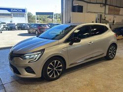Gris Utilisé 2023 Renault Clio V Techno Citadine | 16 390 € (Prix juste)