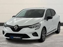 Blanc Utilisé 2023 Renault Clio V Evolution Berline | 14 999 € (Prix juste)