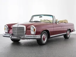 Rouge Utilisé 1971 Mercedes 280 SE Cabriolet | 698 000 €