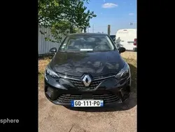 Noir Utilisé 2023 Renault Clio V Equilibre Berline | 16 499 € (Prix juste)