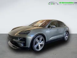 Utilisé 2025 Porsche Macan Turbo SUV | 129 100 € (Prix juste)