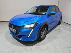 Bleu Utilisé 2021 Peugeot e-208 Allure Citadine | 15 990 € (Prix juste)