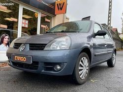 Gris Utilisé 2008 Renault Clio II Campus Berline | 3 990 € (Prix juste)
