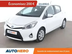 Blanc Utilisé 2015 Toyota Yaris Hybrid Citadine | 11 290 € (Prix juste)