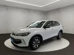 Blanc Utilisé 2024 VW Tiguan Life SUV | 42 400 € (Prix juste)