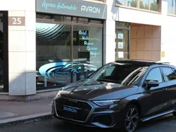 Gris Utilisé 2023 Audi A3 Sportback S-Line Berline | 34 990 € (Prix juste)