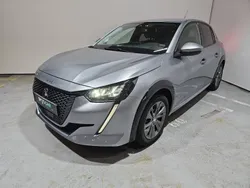 Gris Utilisé 2021 Peugeot e-208 Allure Citadine | 16 989 € (Prix juste)