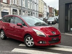 Rouge Utilisé 2011 Peugeot 5008 Allure Monospace | 11 990 € (Prix assez cher)