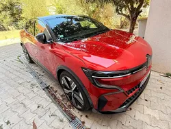 Rouge Utilisé 2023 Renault Mégane Iconic Berline | 28 999 € (Prix juste)