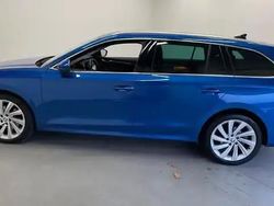Bleu Occasion 2024 Skoda Octavia Break | 31 990 € (Prix cher)