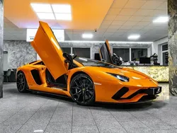 Orange Utilisé 2020 Lamborghini Aventador Coupé | 399 990 €