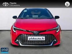 Rouge intense métallisé biton Utilisé 2024 Toyota Corolla Sport Break | 29 990 € (Prix assez cher)