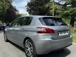 Utilisé 2015 Peugeot 308 Allure Berline | 10 490 € (Prix juste)