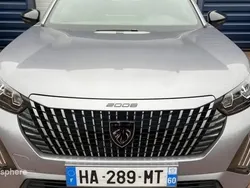 Gris Utilisé 2024 Peugeot 2008 Allure SUV | 30 800 €