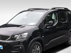 Noir Utilisé 2023 Peugeot Rifter S Monospace | 29 500 € (Prix cher)