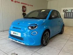 Bleu Utilisé 2024 Abarth 500e Turismo Citadine | 33 990 € (Prix assez cher)