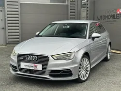 Gris Utilisé 2017 Audi A3 e-tron Ambition Citadine | 19 490 € (Prix juste)