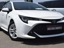 Blanc Utilisé 2019 Toyota Corolla Business Edition Berline | 17 400 € (Prix assez cher)