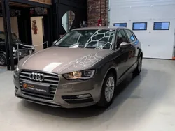 Utilisé 2015 Audi A3 Sportback Ambiente Berline | 11 990 € (Prix juste)
