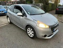 Argent Utilisé 2015 Peugeot 208 Citadine | 4 990 € (Bon prix)