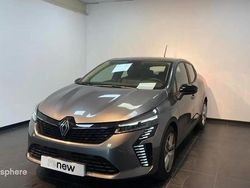 Gris Utilisé 2023 Renault Clio V Evolution Berline | 16 690 € (Prix juste)