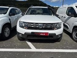 Blanc Utilisé 2016 Dacia Duster Ambiance SUV | 15 900 € (Prix juste)
