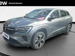 Gris Utilisé 2024 Renault Austral Evolution SUV | 26 495 € (Prix assez cher)