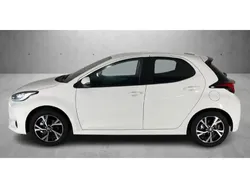 Blanc Nouvelle 2025 Toyota Yaris Hybrid Design Berline | 23 490 € (Prix juste)