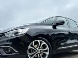 Noir Utilisé 2016 Renault Scénic III Zen Monospace | 9 990 € (Prix cher)