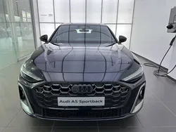 Bleu firmament métallisé Utilisé 2025 Audi A5 S-Line Coupé | 62 990 € (Prix cher)