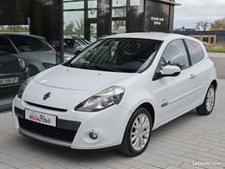 Blanc Utilisé 2009 Renault Clio III Dynamique Berline | 5 490 € (Prix cher)