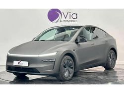 Noir Utilisé 2025 Tesla Model Y Standard Range SUV | 44 990 € (Prix cher)