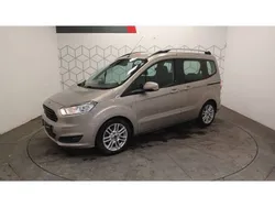 Beige Utilisé 2018 Ford Tourneo Courier Titanium Monospace | 12 190 € (Prix juste)