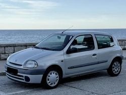 Utilisé 2000 Renault Clio II Berline | 2 490 € (Prix juste)