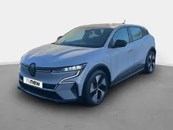 Gris Utilisé 2023 Renault Mégane Equilibre Berline | 23 990 € (Prix juste)