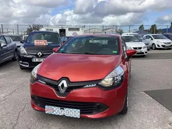 Rouge Utilisé 2014 Renault Clio IV Expression Berline | 6 750 € (Prix juste)
