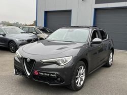 Utilisé 2017 Alfa Romeo Stelvio Lusso SUV | 23 990 € (Bon prix)