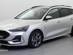 Rouge Utilisé 2023 Ford Focus ST-Line Break | 24 299 € (Prix juste)