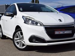 Blanc Utilisé 2018 Peugeot 208 Style Citadine | 8 400 € (Prix juste)