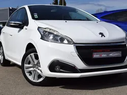 Blanc Utilisé 2018 Peugeot 208 Style Citadine | 8 400 € (Prix juste)