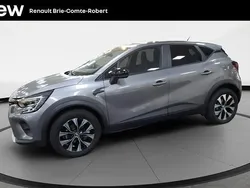 Gris Utilisé 2023 Renault Captur Evolution SUV | 16 970 € (Prix juste)