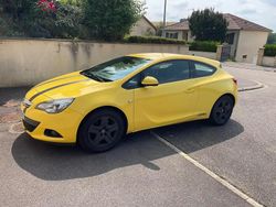 Jaune Utilisé 2011 Opel Astra GTC Cosmo Coupé | 5 900 €