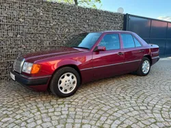 Rouge Utilisé 1992 Mercedes E230 Berline | 12 700 €
