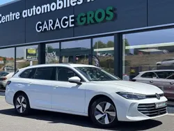 Blanc Utilisé 2024 VW Passat Life Break | 33 770 € (Prix assez cher)